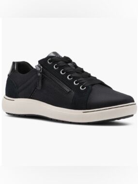 Women’s Clarks Black Low-Top Lace-Up Sneakers with Side Zip Size 9